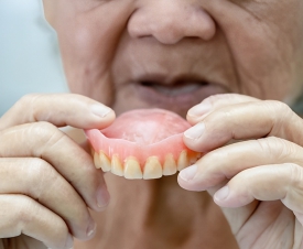 HÀM RĂNG GIẢ VÀ NHỮNG ĐIỀU BẠN CẦN BIẾT